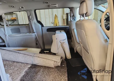 2013 Chrysler Town & Country Touring L из США, поврежденный, VIN 2C4RC1CG5DR808238